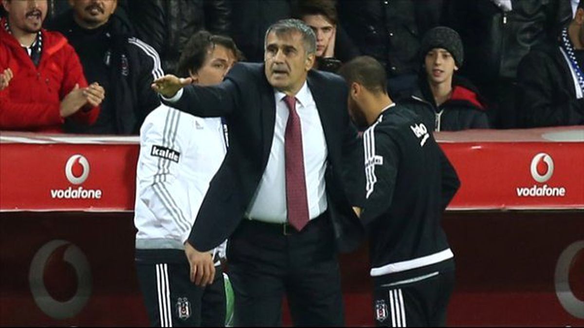 Şenol Güneş 2010-2011 Sezonunu Tekrarladı