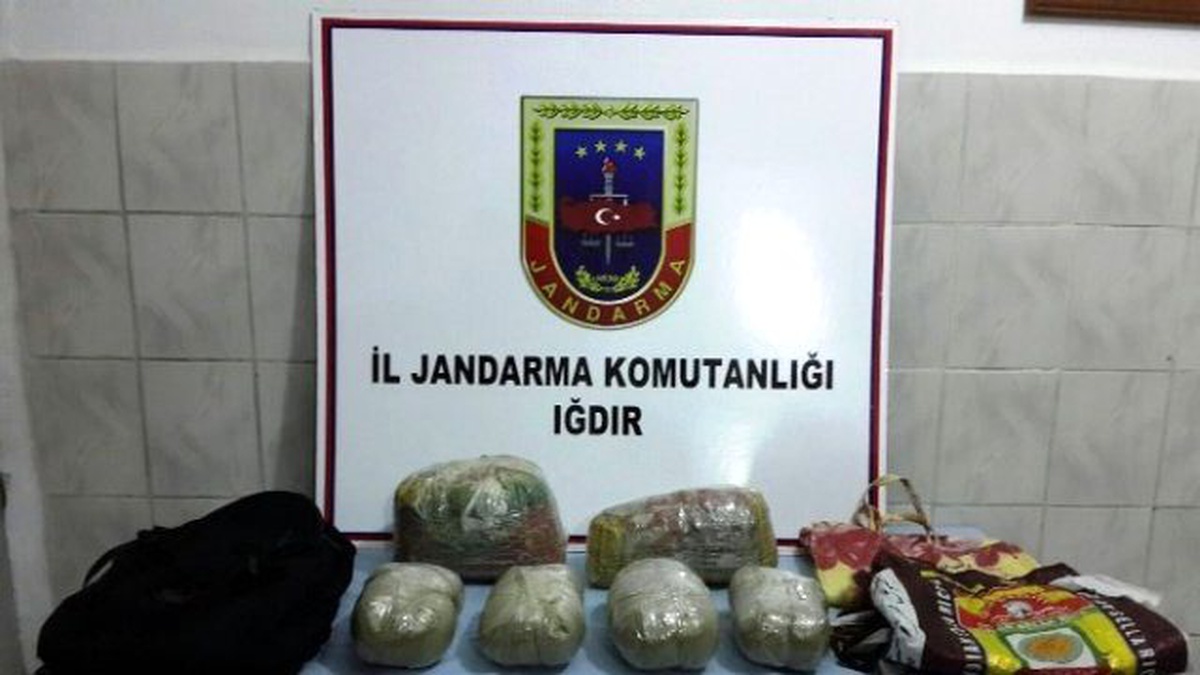 Sınırdan 10 Kilo Uyuşturucuyla Geçmeye Çalışırken Yakalandı