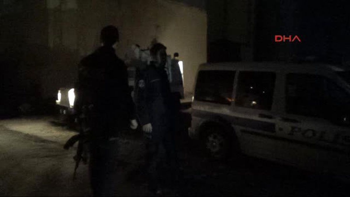 Siverek\'te Polise Silahlı Saldırı: 2 Polis Yaralı