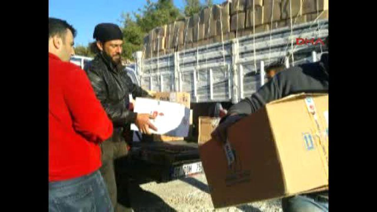 Türkmen Bölgesine Giden Heyet, Yanlarında Tıbbi Malzeme de Götürdü