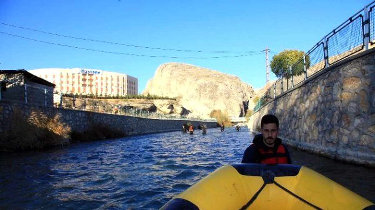 Tohma Çayı\'na Düşen Yaşlı Adam Bulunamıyor