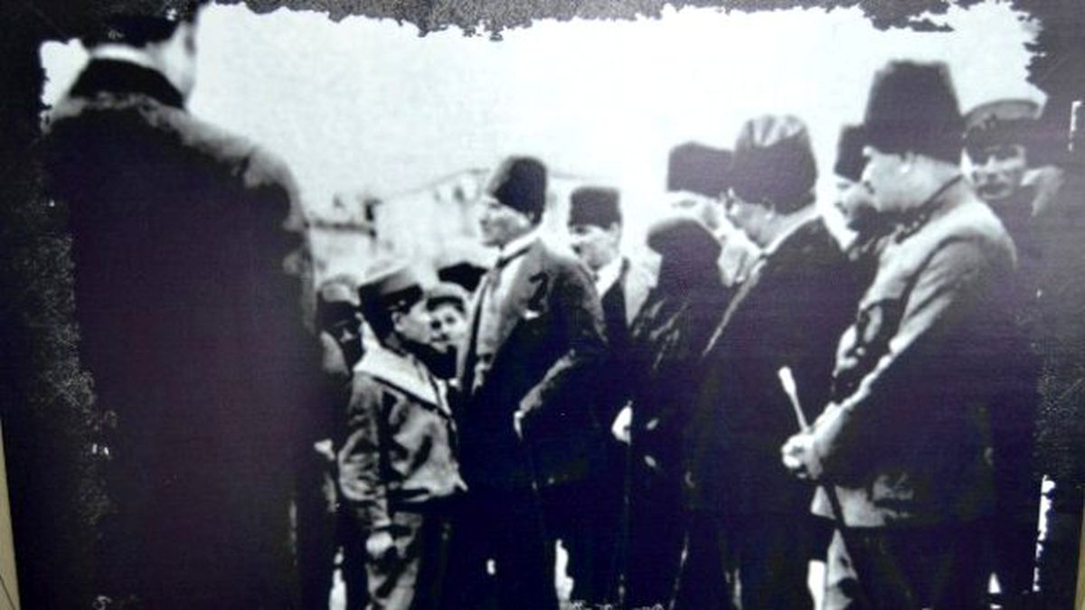 24 Kasım Öğretmenler Günü\'nde \'Başöğretmen Atatürk\' Sergisi