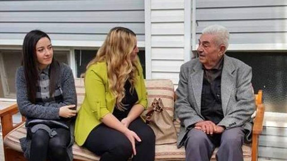 AK Parti\'den Emekli Öğretmenleri Duygulandıran Ziyaretler
