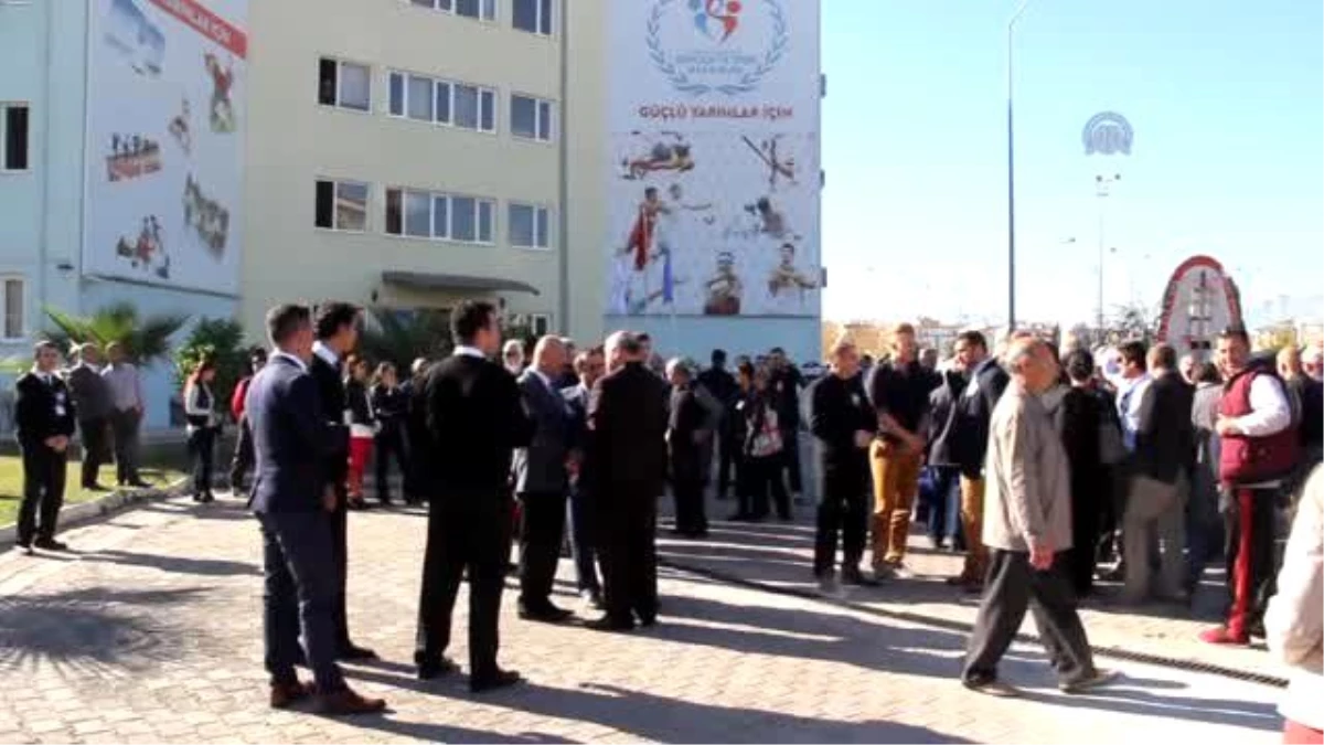 Antalya\'da Vefat Eden Milli Boksör Seyfi Tatar İçin Tören Düzenledi