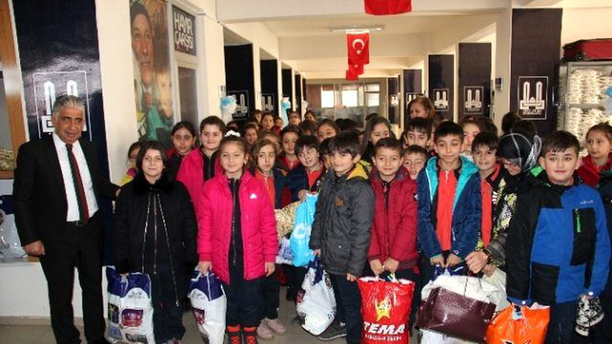 Atatürk Üniversitesi Aydın Doğan Özel İlkokulu, Hayır Çarşısına Yardımda Bulundu