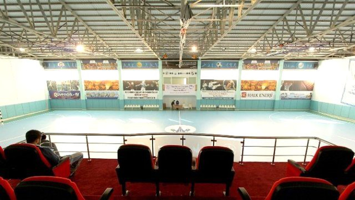 Aziziye Spor Salonu Yenilendi