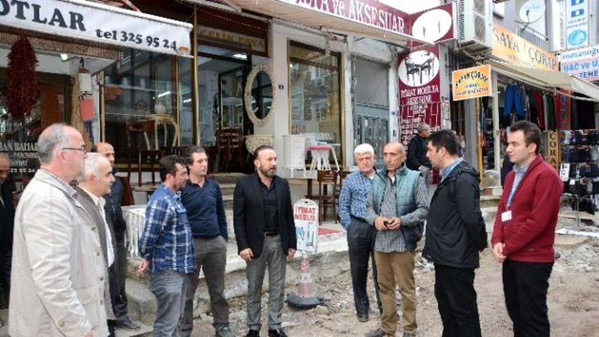 Başkan Doğan İkizliçeşme Sokak\'ta İncelemelerde Bulundu