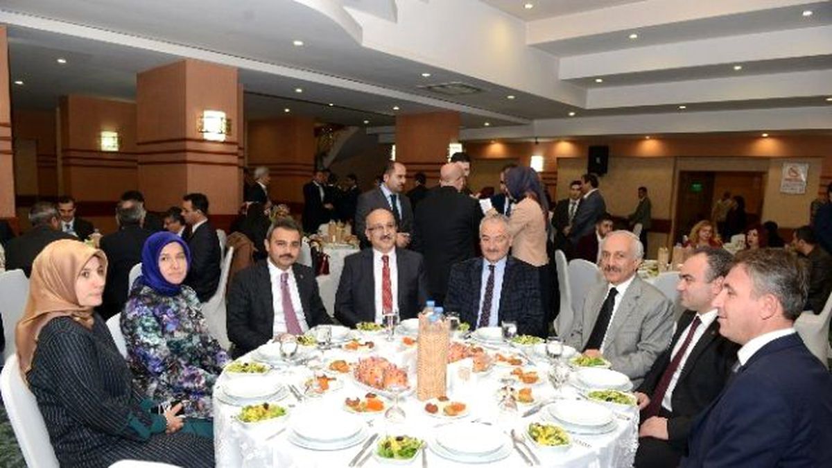 Başkan Külcü\'den Öğretmenlere Yemek