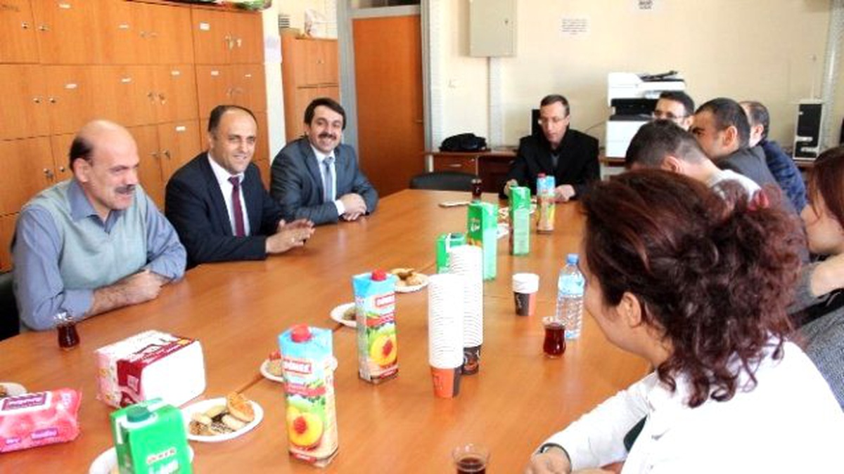 Başkan Özaltun Öğretmenlerin Gününü Kutladı