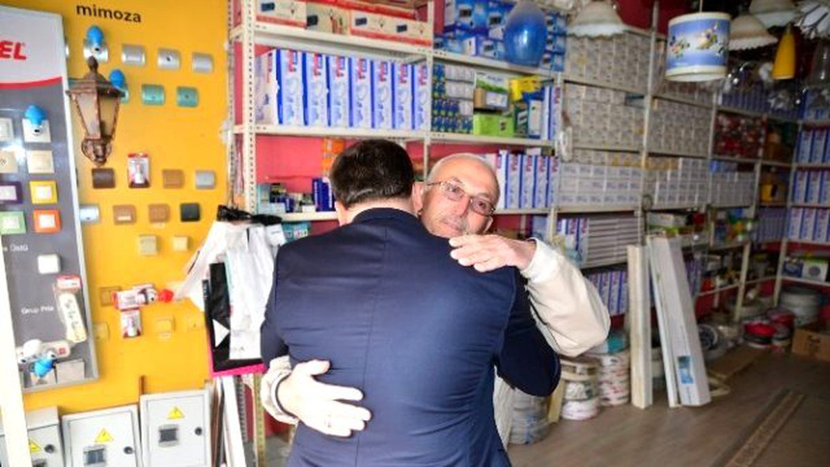 Başkan Yıldırım\'dan İlkokul Öğretmenine Ziyaret