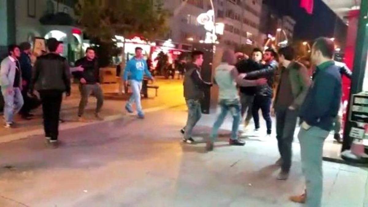 Bolu\'da İki Grubun Kavgasını Vatandaşlar Ayırdı