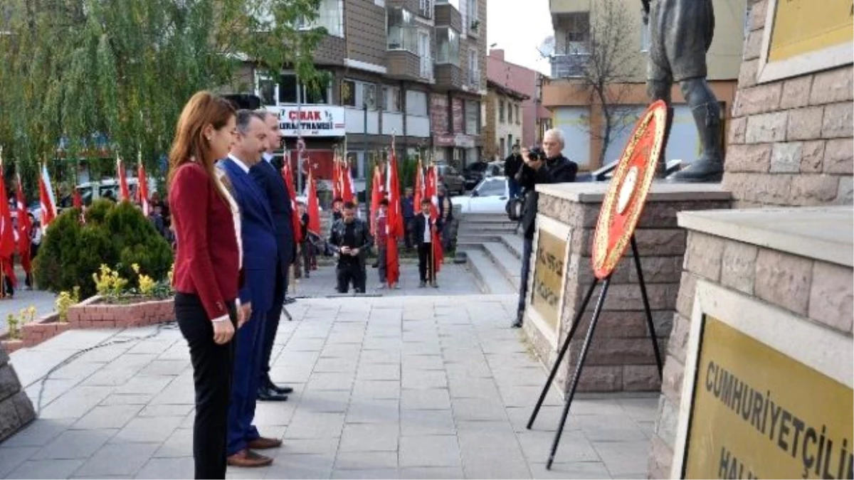 Bozüyük\'te Öğretmenler Günü Kutlaması