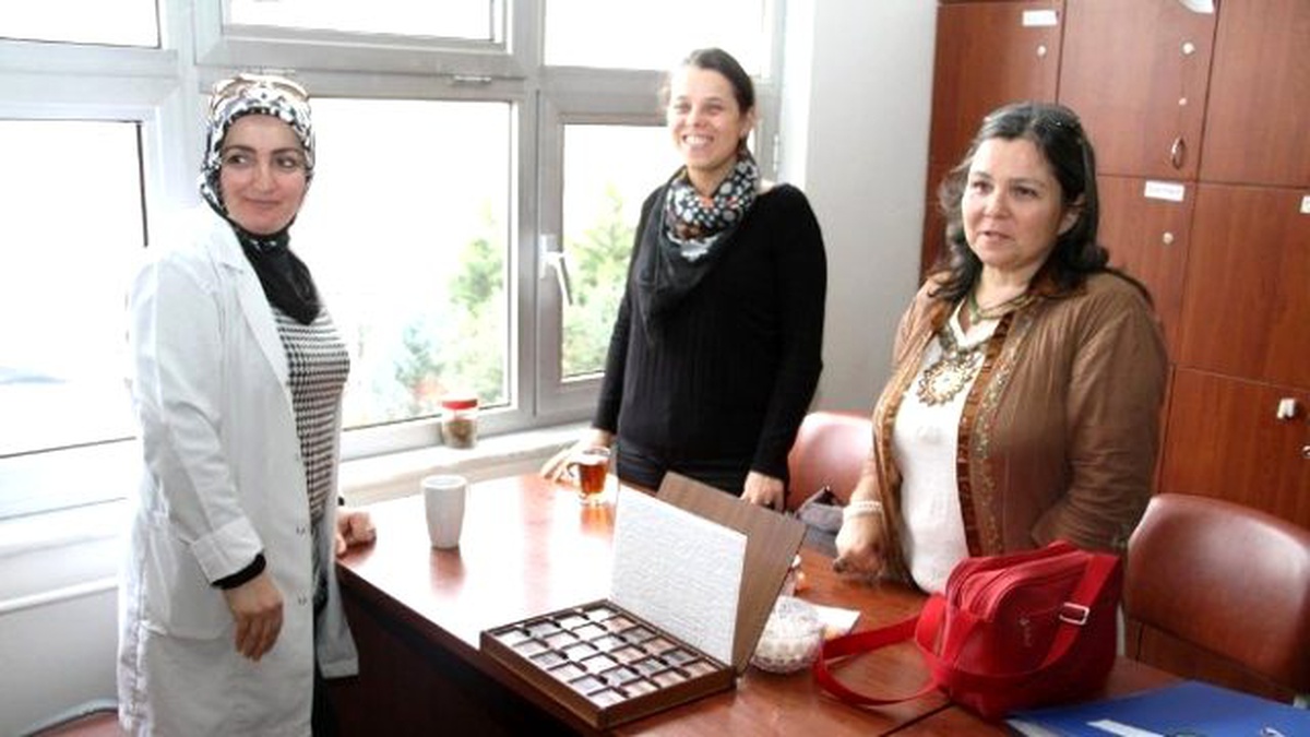 Büyükşehir\'den Öğretmenlere Çikolata İkramı