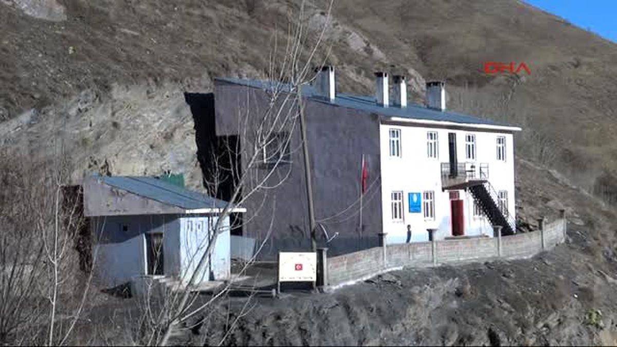 Çatak\'ın Fedakar Sevcan Öğretmeni