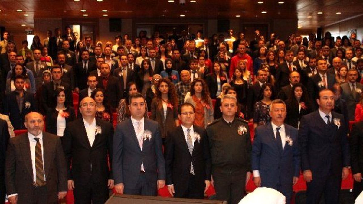 Ceyhan\'da Öğretmenler Günü Kutlandı