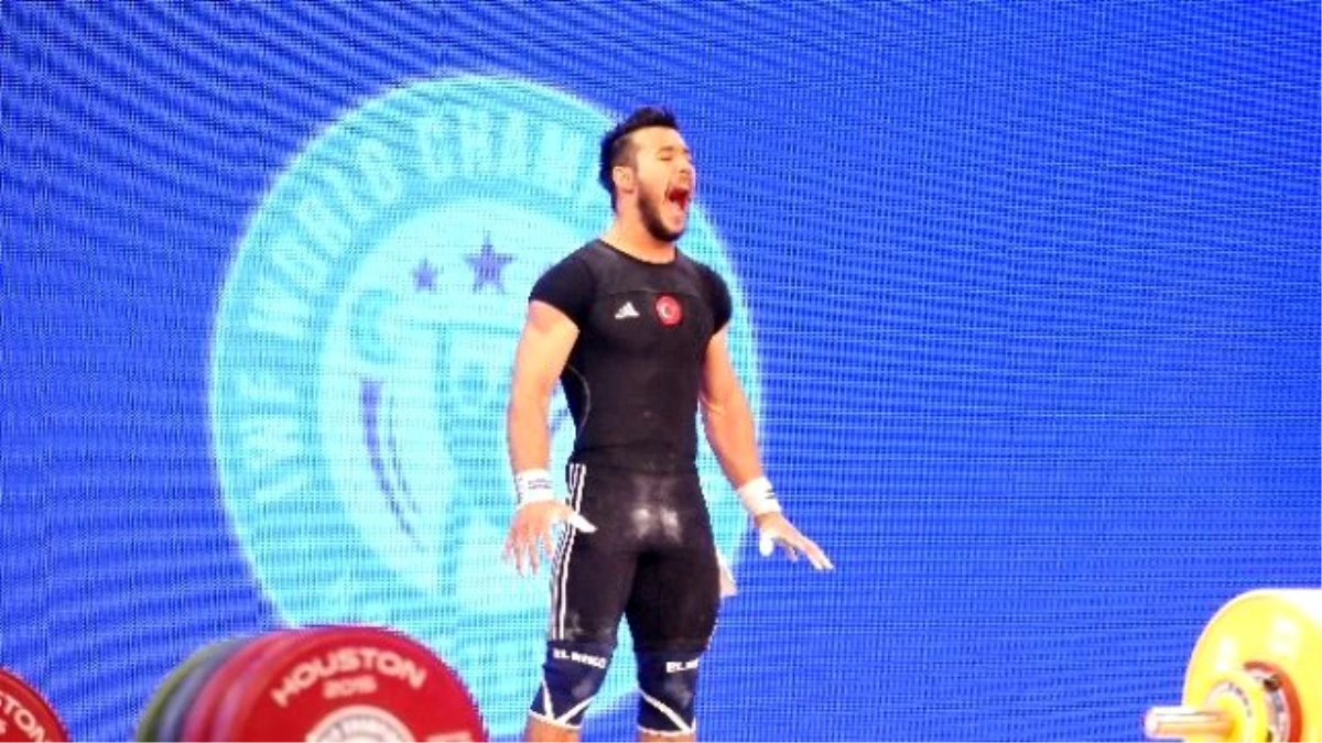 Daniyar İsmayilov Dünya Şampiyonu