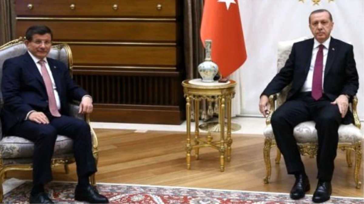Davutoğlu Yeni Kabine İçin Listeyi Erdoğan\'a Sundu