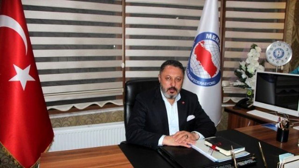 Duman: \'Öğretmenlerimiz Baş Tacımızdır\'