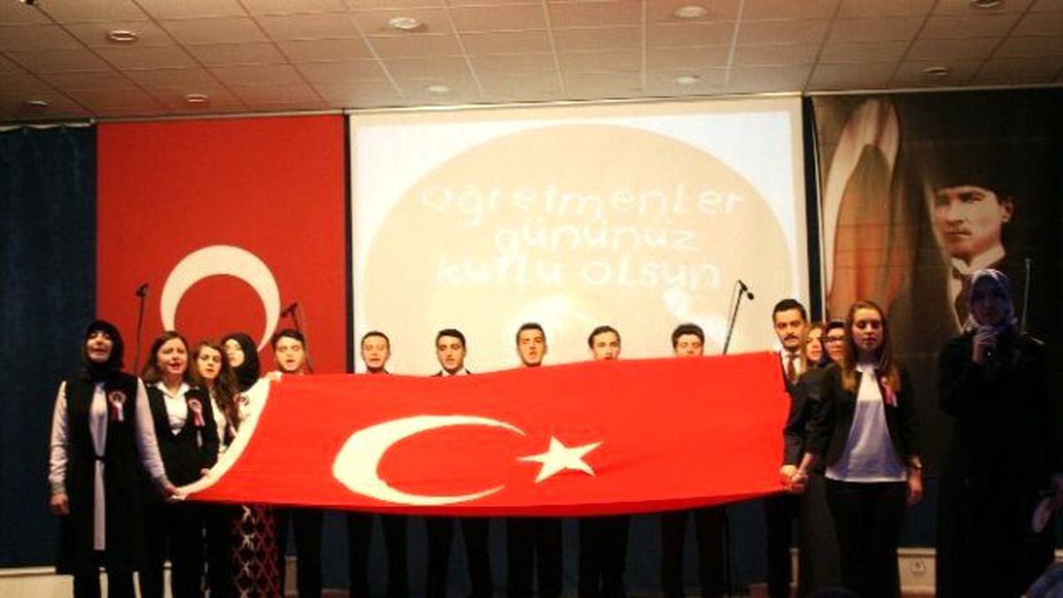 Düzce\'de Mesleğe Başlayan 15 Öğretmen Ant İçti