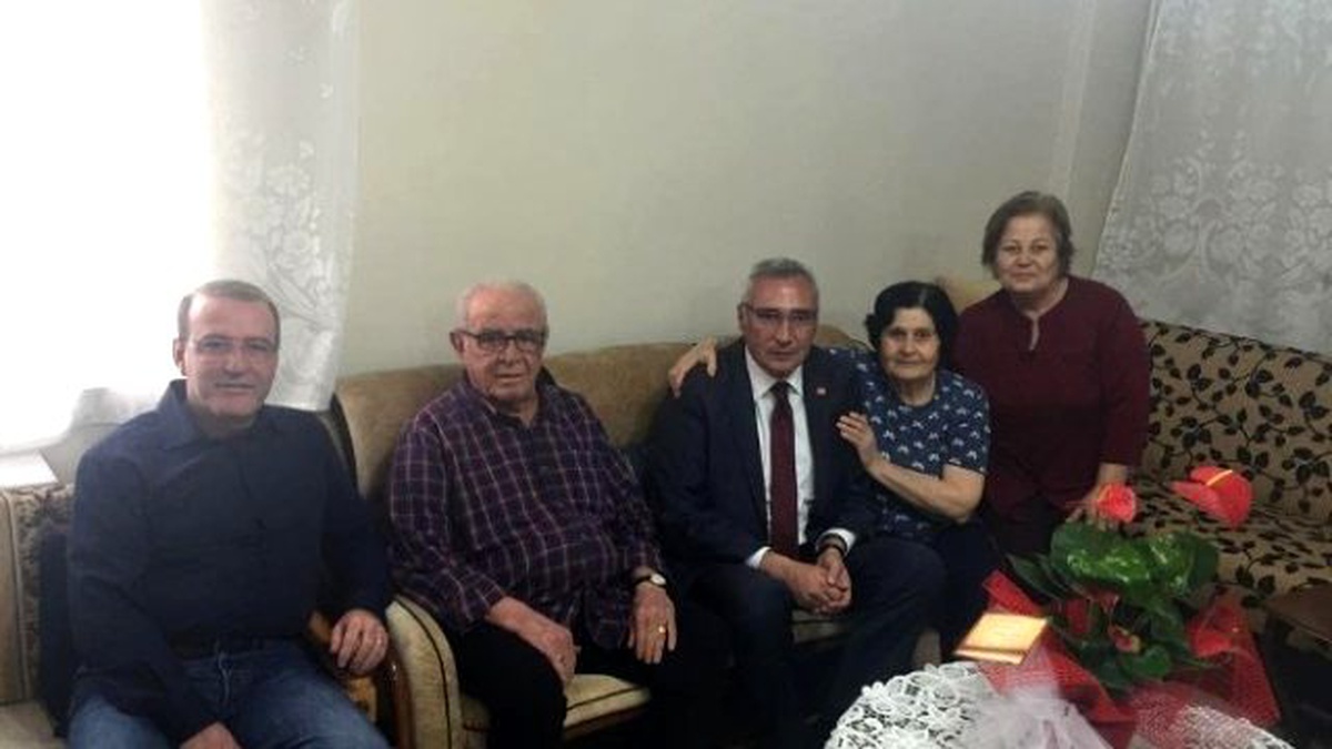 Emekli Öğretmene CHP Heyetinden Anlamlı Ziyaret