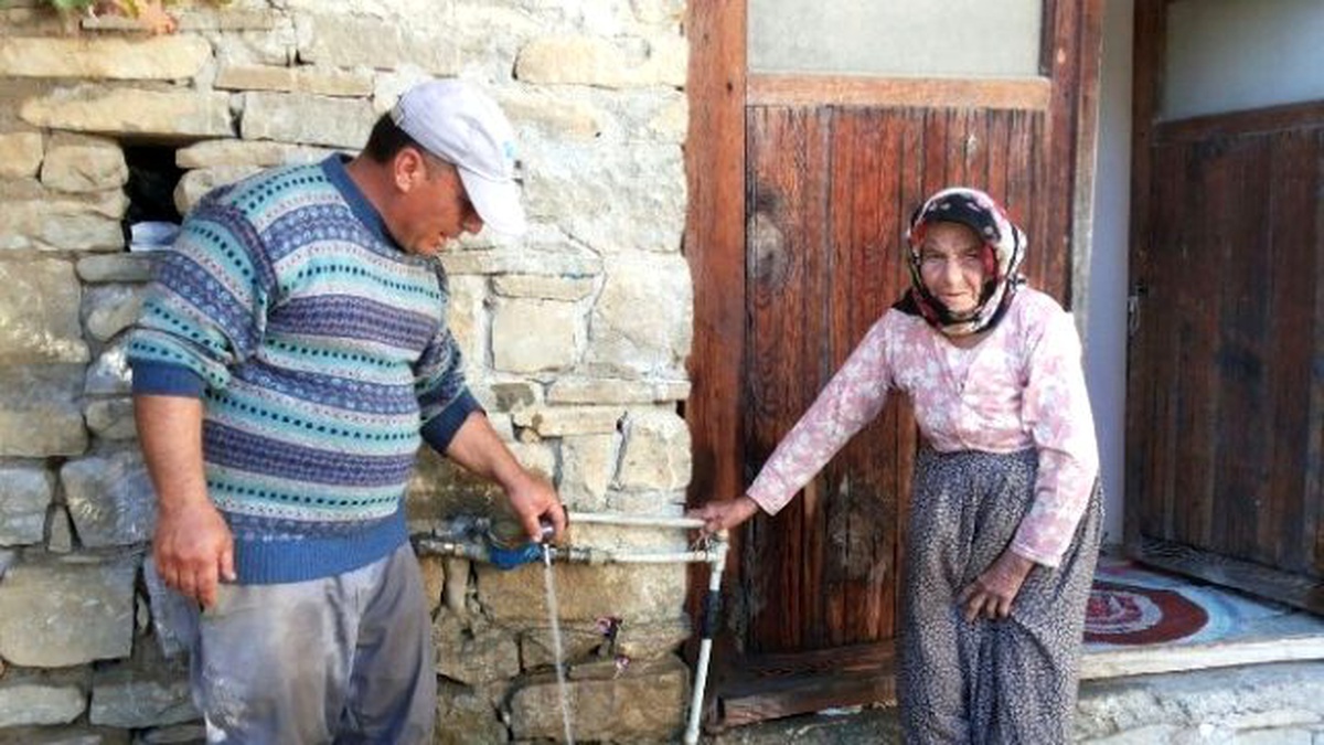 Emine Ninenin Yüzü Asat Sayesinde Güldü