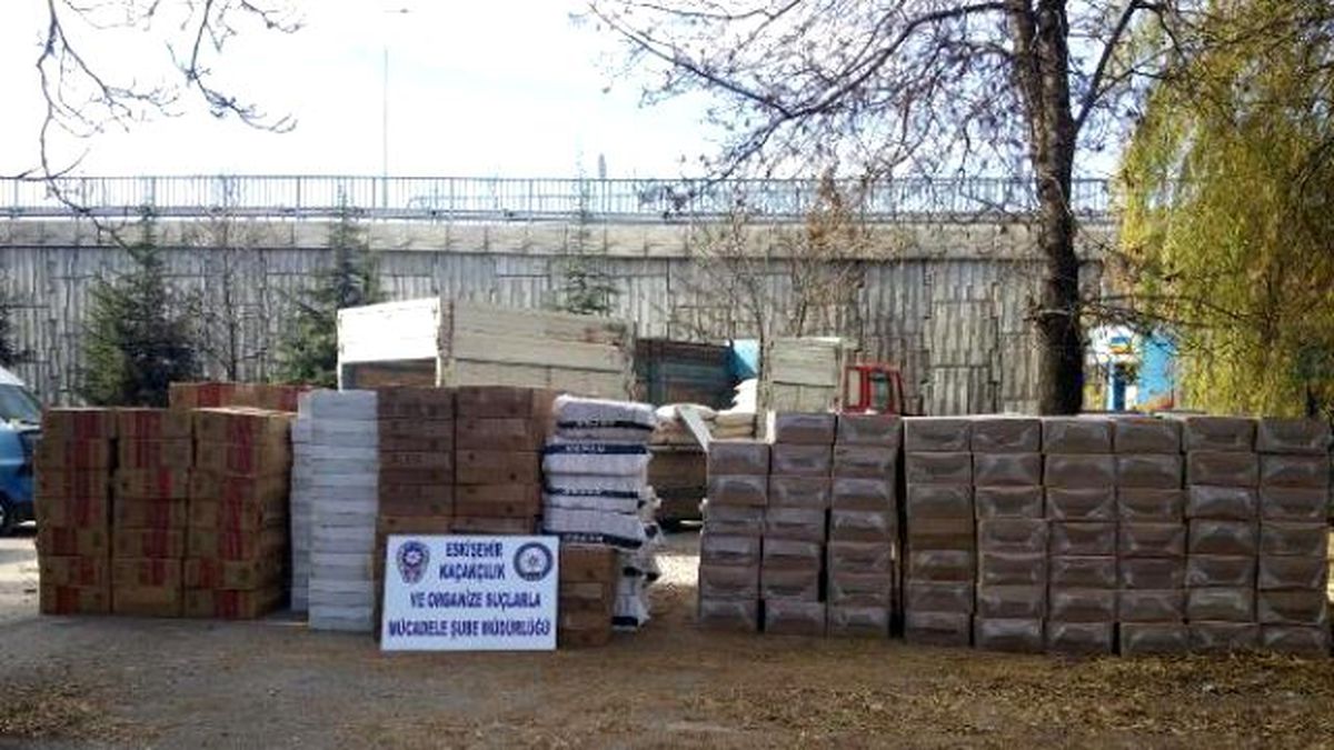 Eskişehir\'de 176 Bin Paket Kaçak Sigara Ele Geçirildi