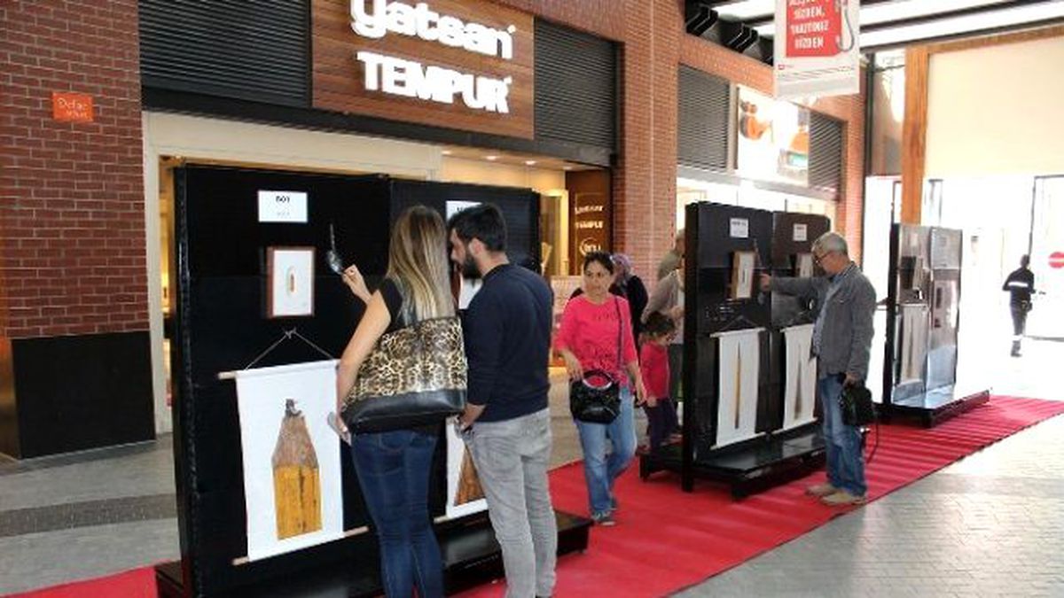 Forum Mersin\'de \'Kalem Ucunda Minyatür Heykeller\' Sergisi Sürüyor