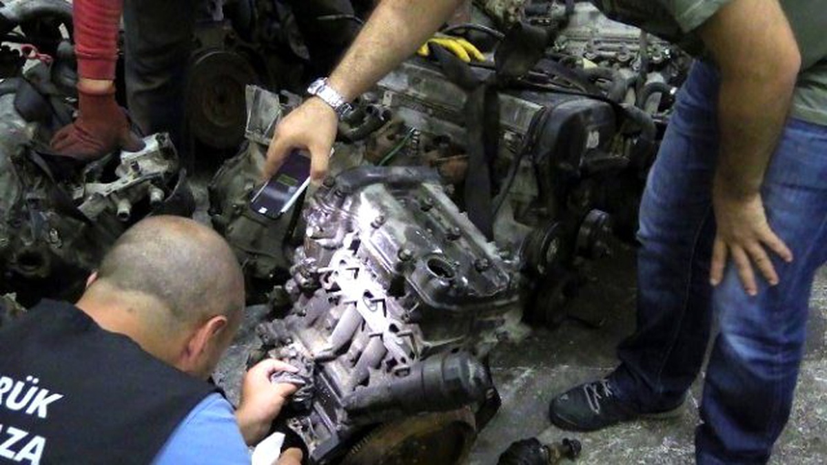 Gümrük Kaçağı 35 Lüks Otomobil Motoru Ele Geçirildi