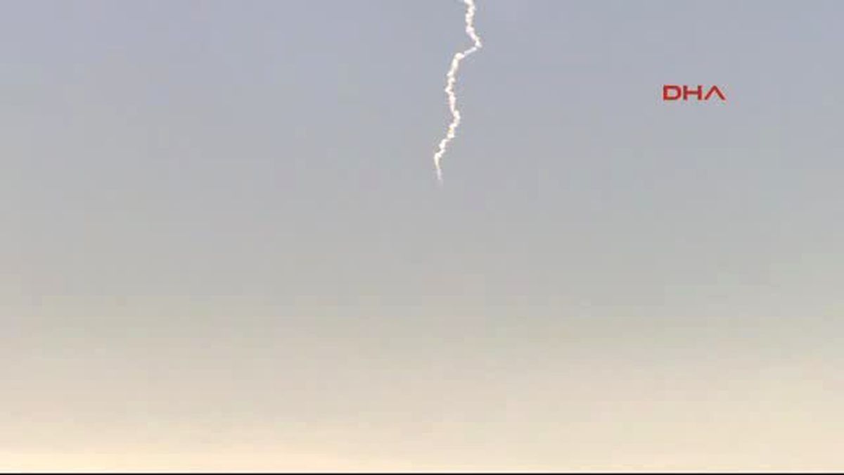 Hatay Bölgedeki Dha Ekibi, Suriye Sınırındaki Türkmen Bölgesine İki Cismin Daha Yanarak Düştüğünü...
