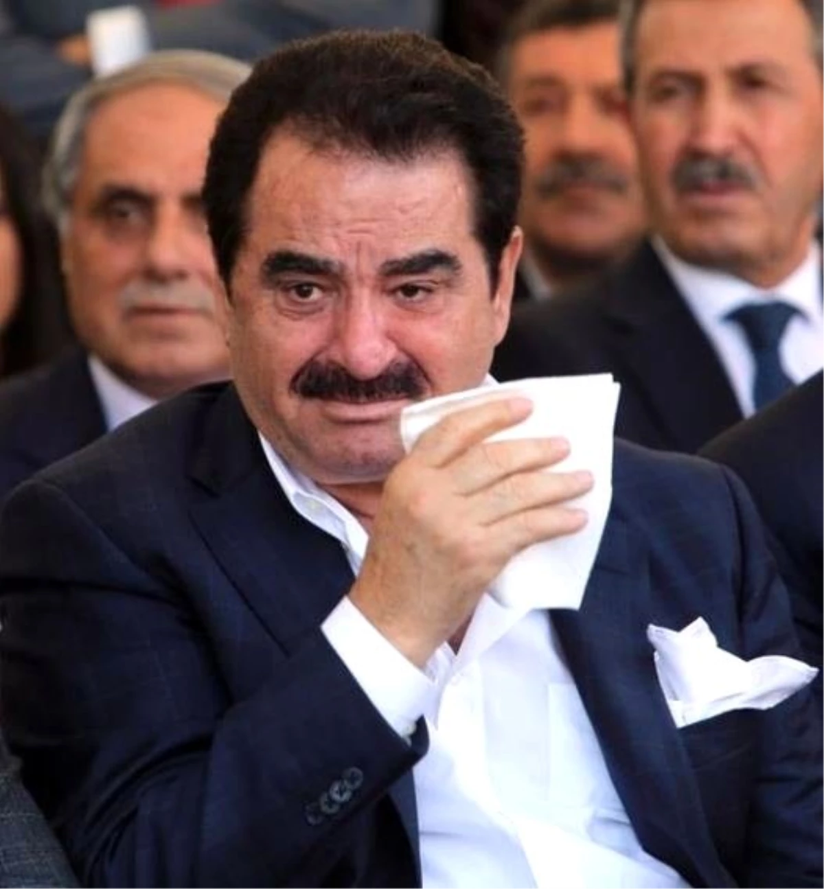 İbrahim Tatlıses'ten Yürek Yakan 'Öğretmenler Günü' Mesajı