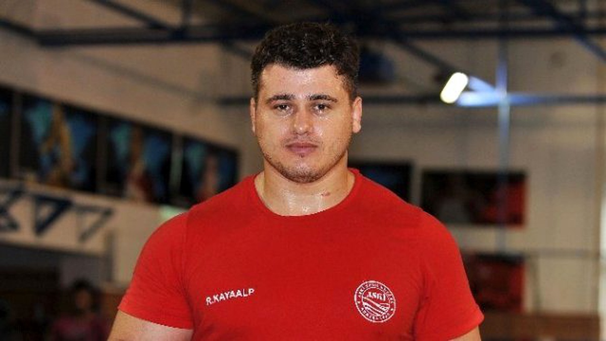 Kayaalp: "Mevzubahis Vatansa Gerisi Teferruattır"