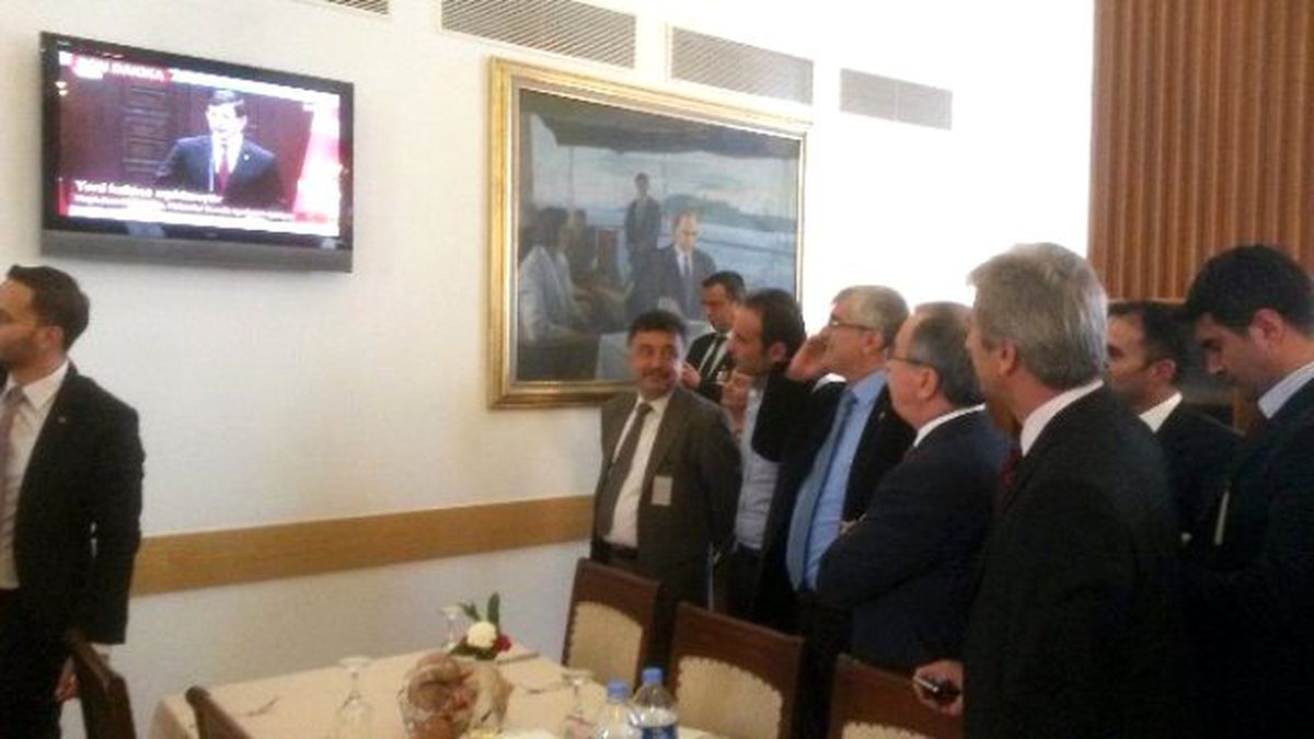 Meclis Restoranında Kabine Heyecanı