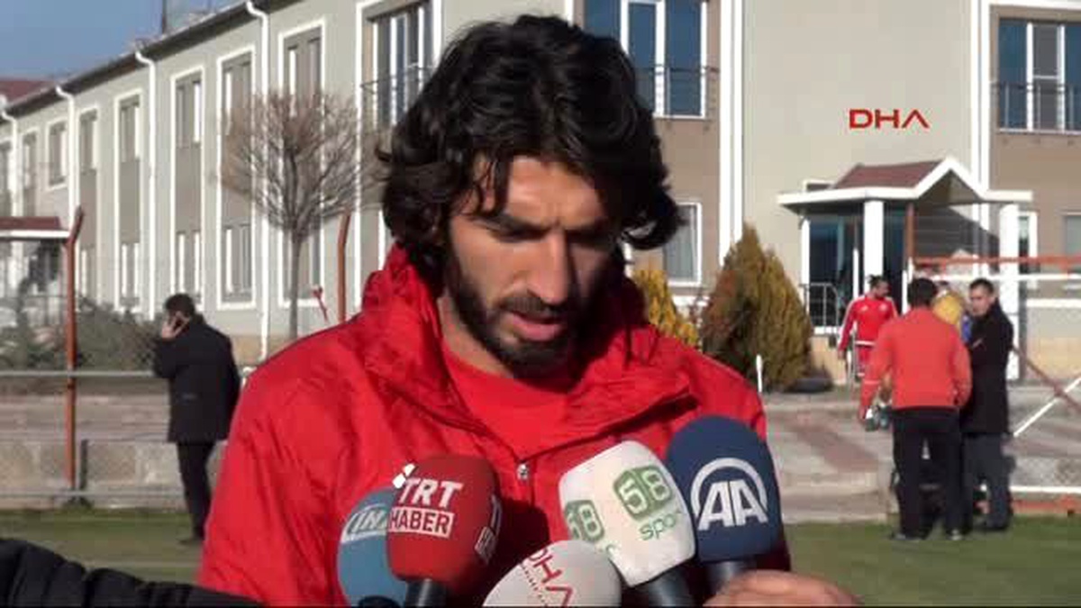 Medicana Sivasspor Teknik Direktörü Buruk Beşiktaş\'ın Hakemlerin Yardımına İhtiyacı Yok