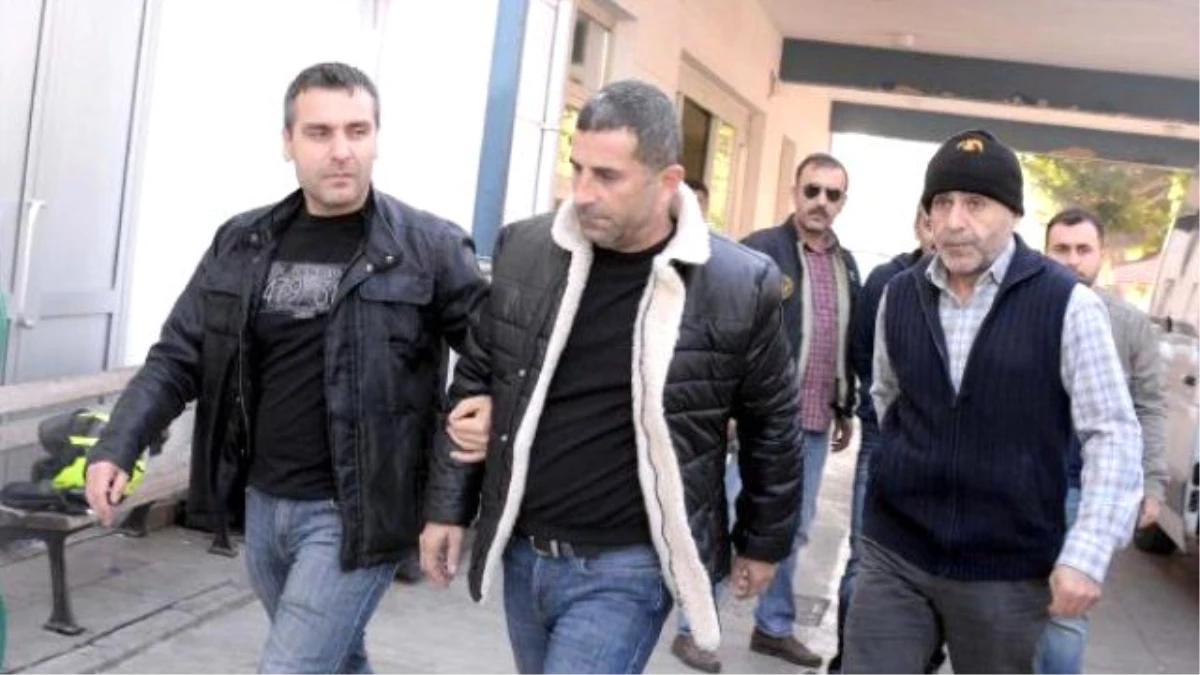 Mersin\'de PKK Operasyonu: 9 Gözaltı, HDP\'li Belediye Başkanı Aranıyor