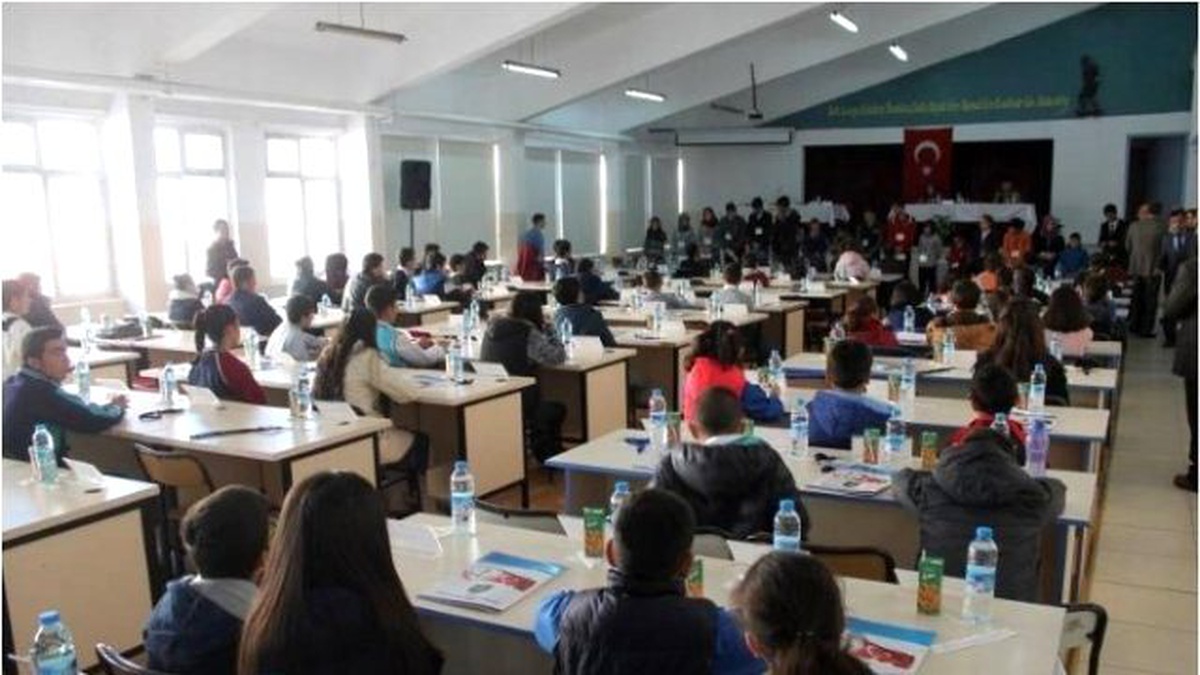 Öğrencilerden Demokrasi Şöleni