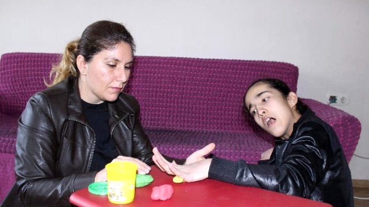 Özlem Öğretmenden \'Fedakarlık\' Örneği