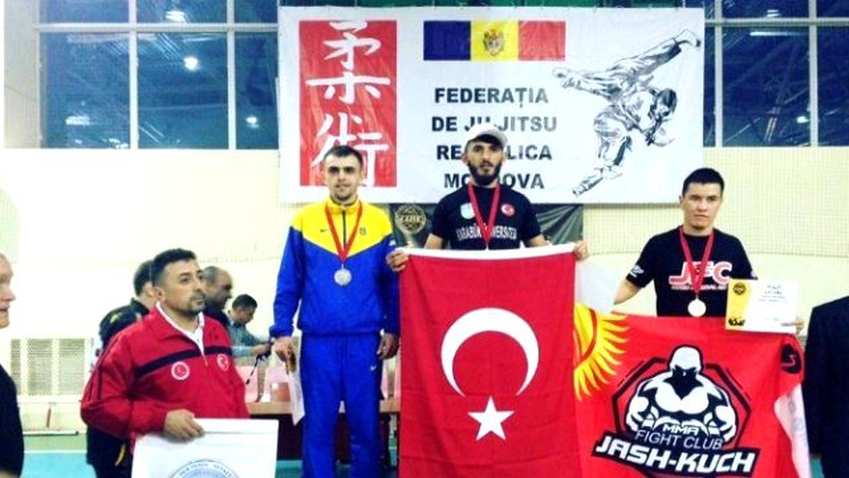 Rektör Polat\'an Dünya Şampiyonu Öğrenciyi Kutladı
