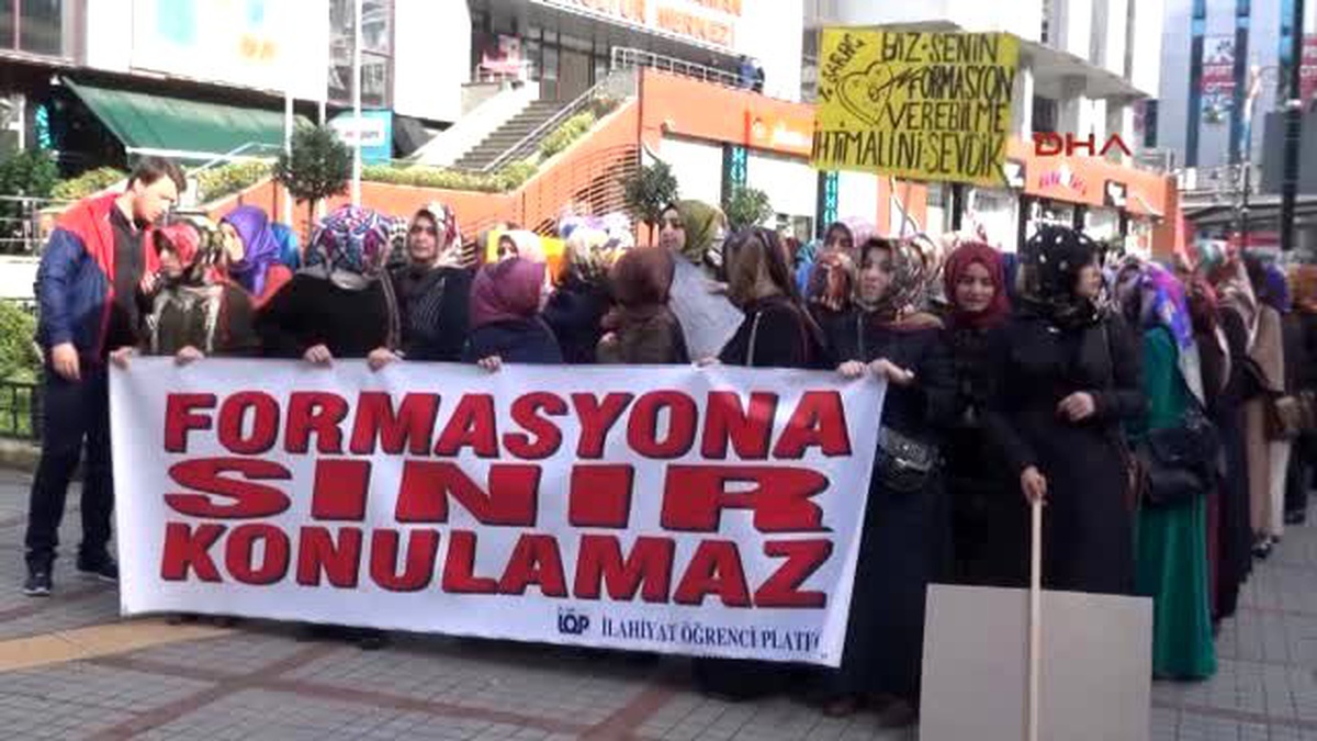 Rize\'de İlahiyat Fakültesi Öğrencilerinin Eyleminde Gerginlik