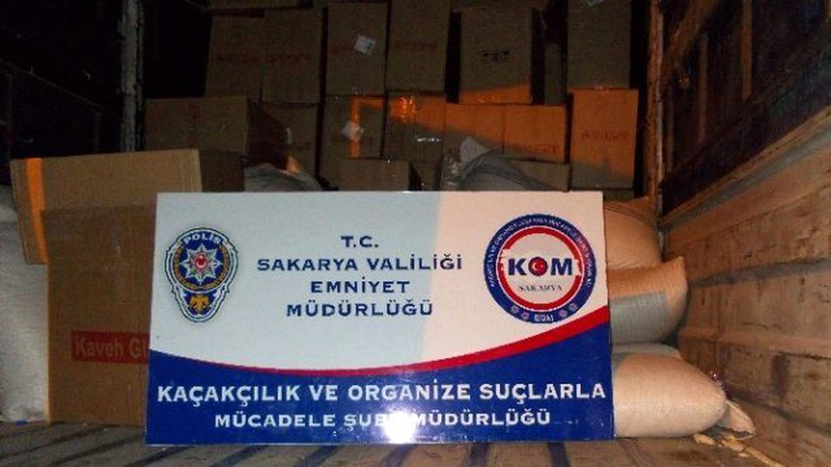 Sakarya\'da 179 Bin Paket Kaçak Sigara Ele Geçirdi