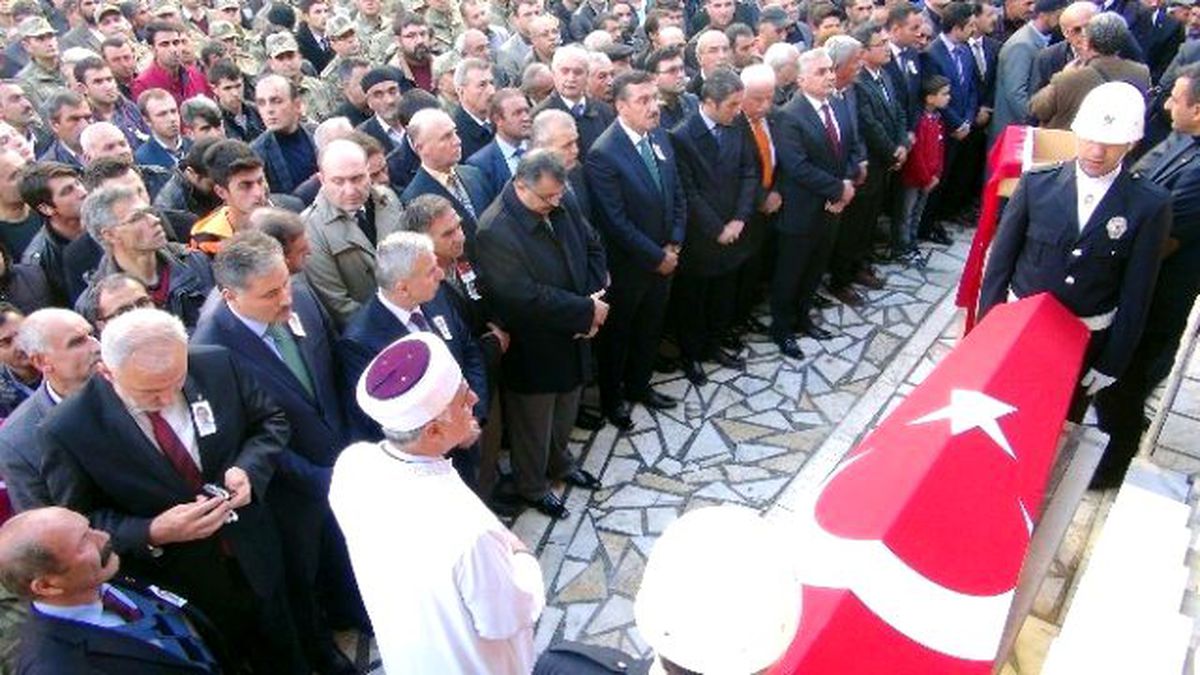 Şehit Polis Memuru Serdal Toprak Defnedildi