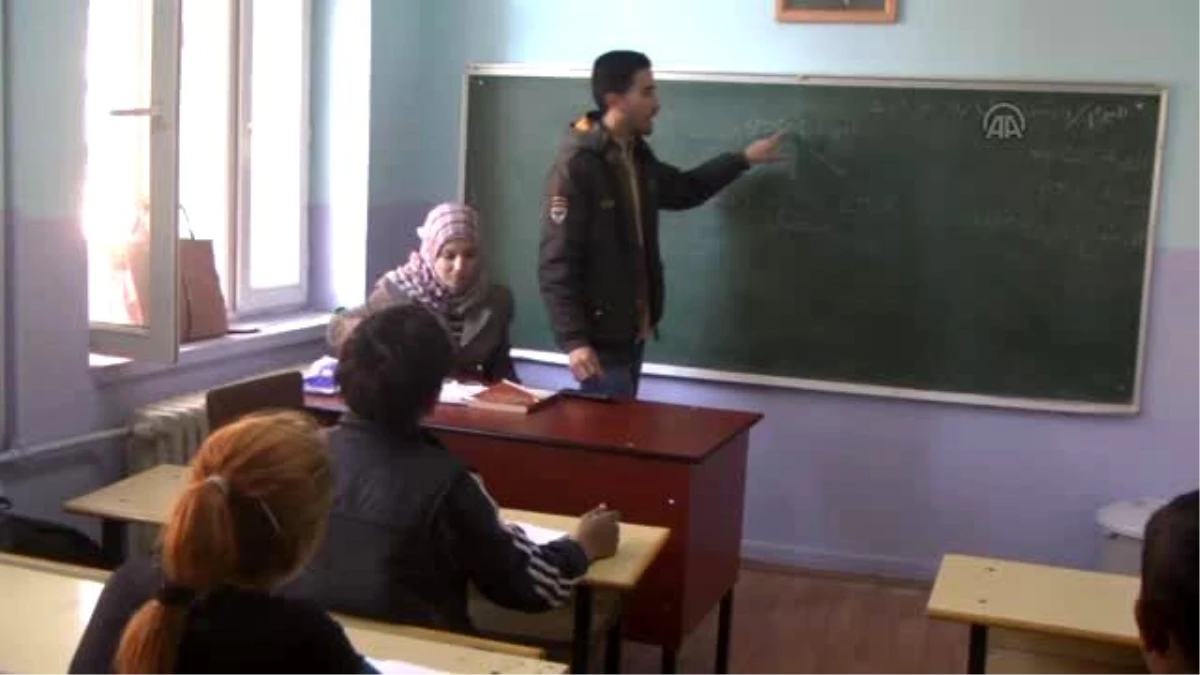 Suriyeli Öğretmen Çiftin Buruk Sevinci