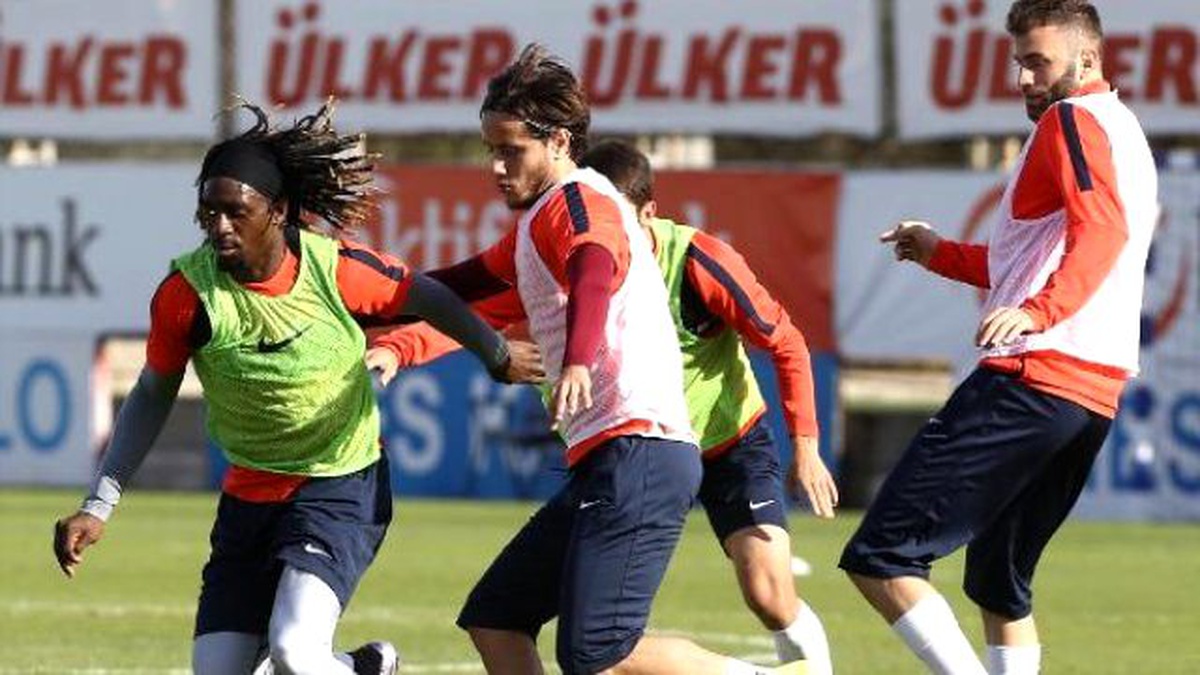Trabzonspor\'da Tekelioğlu\'ndan Oyuncularına Sert Uyarı