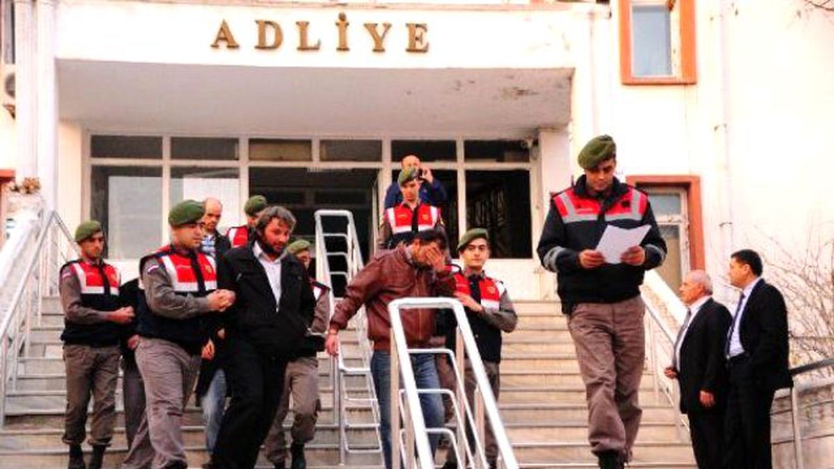 Tümülüste Define Arayan 5 Kişi Tutuklandı