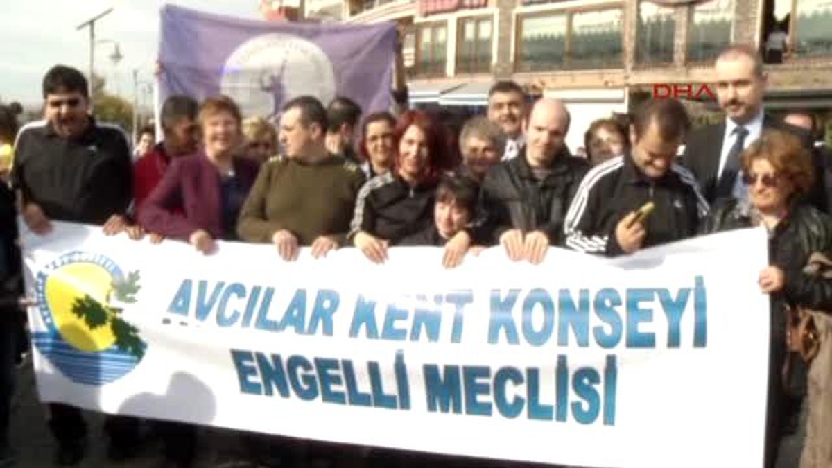 Türkiye\'nin En Yaşlı Erkek ve Kadın Maratoncuları Avcılar\'daki \'Başöğretmen Atatürk Koşusu\'na...