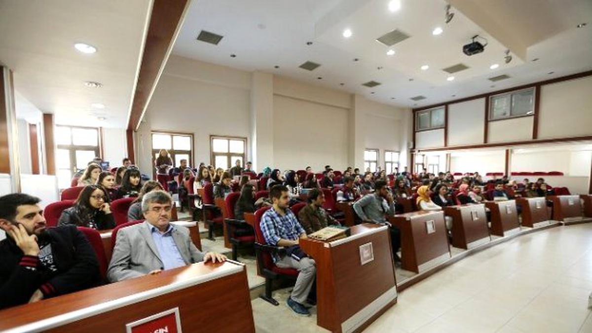Üniversite Öğrencileri Hizmetleri Gezdi