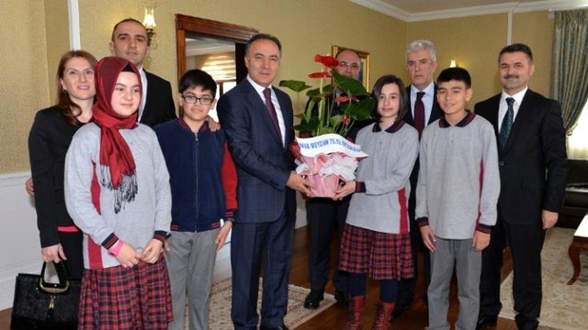 Vali Altıparmak, Öğretmenleri Kabul Etti