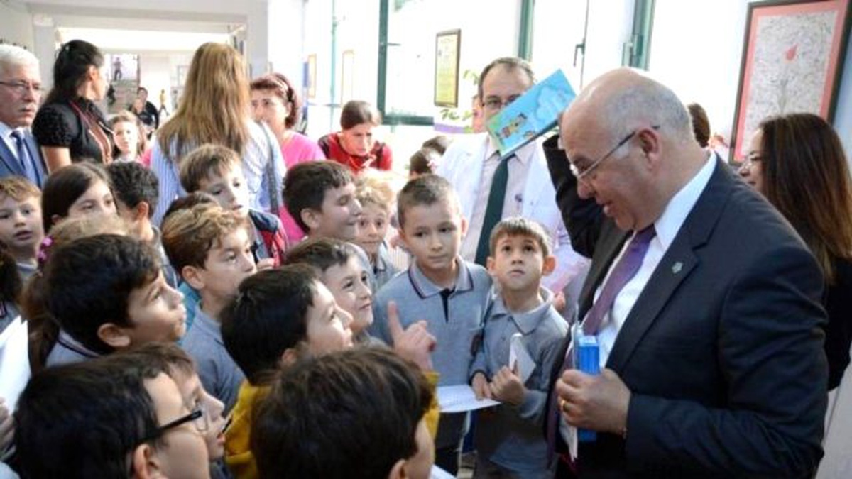 4 Bin Öğrenciye Diş Fırçası ve Diş Macunu Hediye Edildi