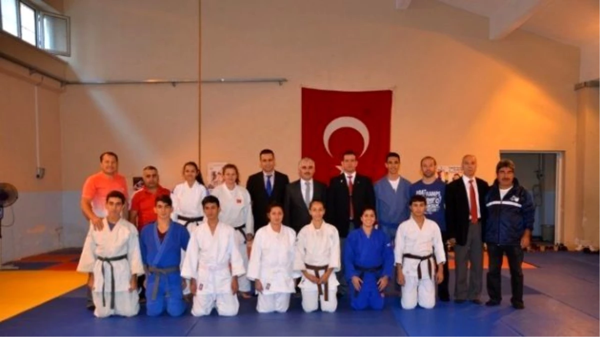 Adana\'da Okullarası Gençler Judo Müsabakaları Tamamlandı