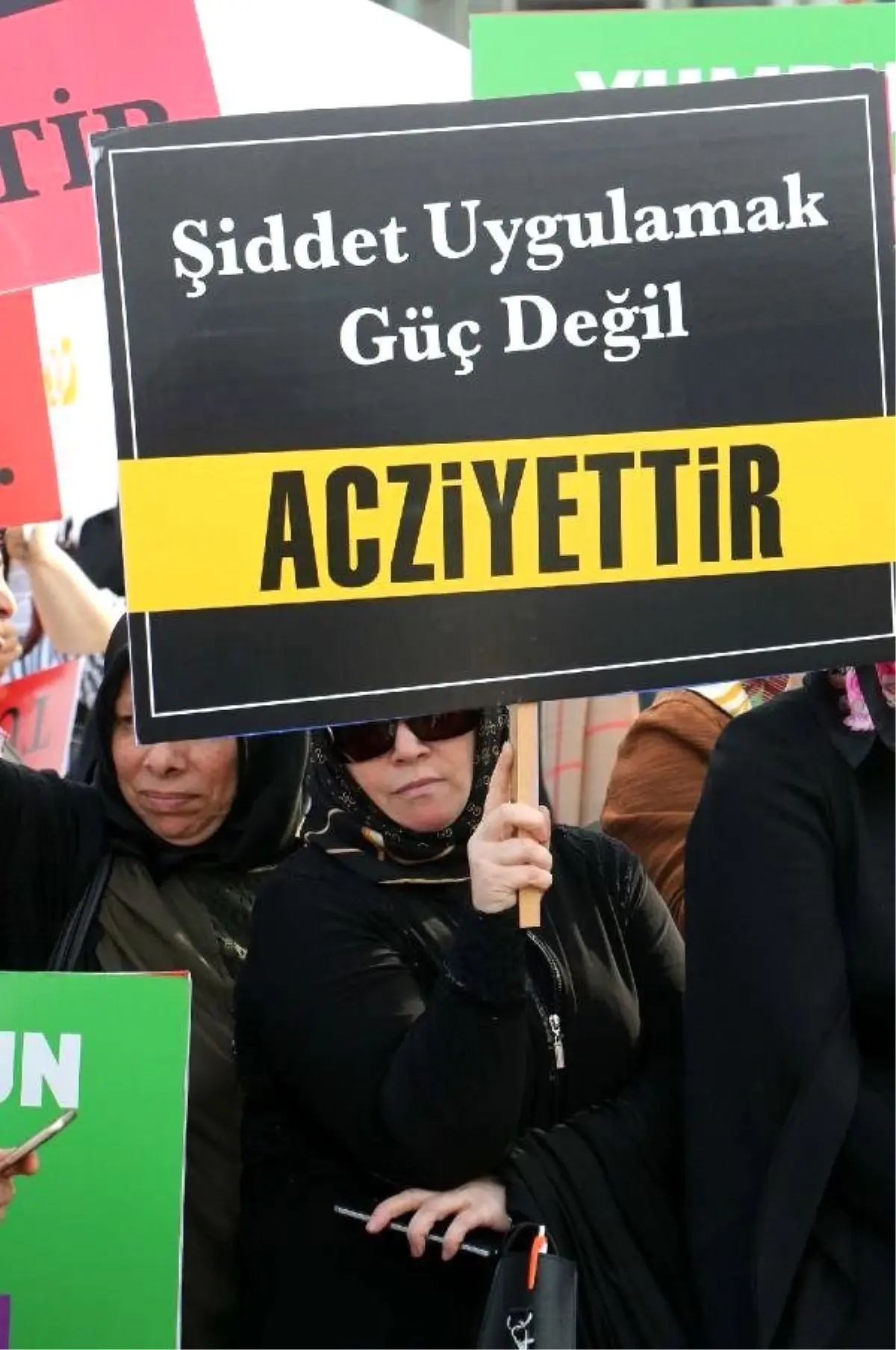 Ak Partili Kadınlardan "Kadına Şiddete Hayır" Eylemi