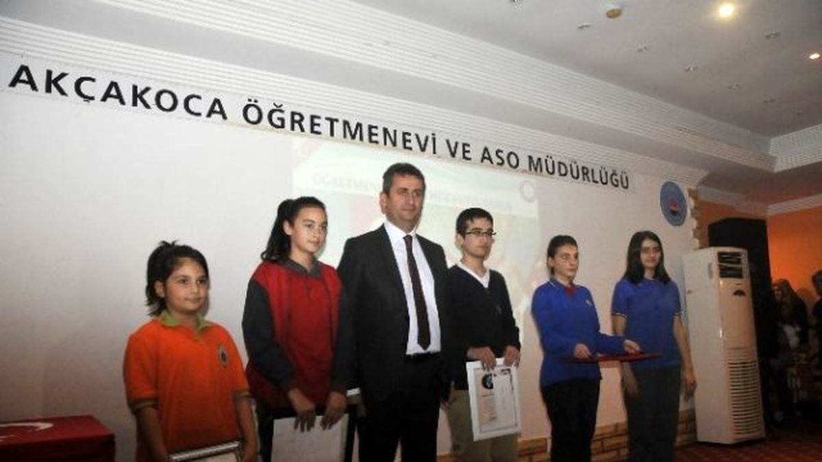 Akçakoca\'da Mesleğe Yeni Başlayan Öğretmenler Yemin Etti
